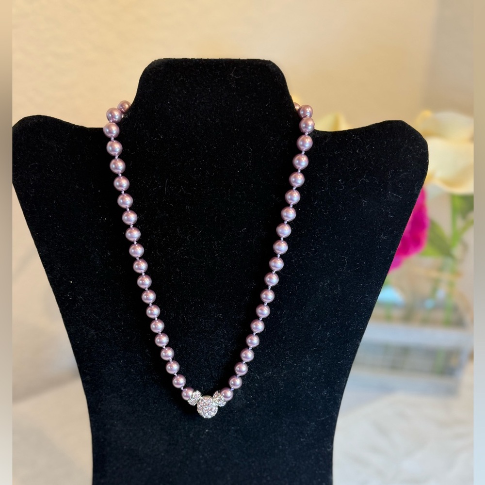 Rare Nolan Miller Lavender Purple Pearl Necklace 18” Crystal Clasp Signed - Picture 3 of 12